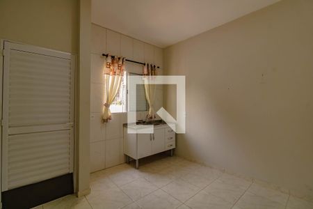 Cozinha de casa para alugar com 1 quarto, 26m² em Jardim Oriental, São Paulo