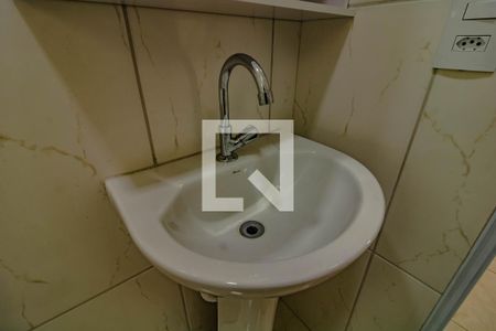 Banheiro de casa para alugar com 1 quarto, 26m² em Jardim Oriental, São Paulo