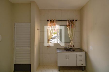 Cozinha de casa para alugar com 1 quarto, 26m² em Jardim Oriental, São Paulo