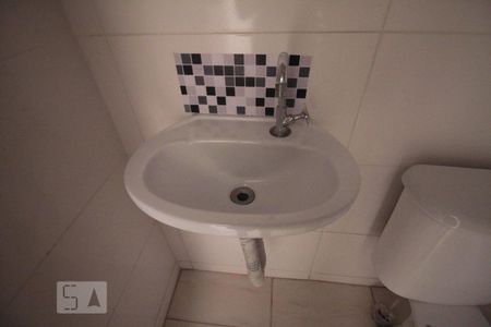 banheiro de kitnet/studio para alugar com 1 quarto, 25m² em Vila Diva (zona Norte), São Paulo