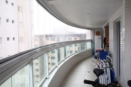 Apartamento para alugar com 120m², 2 quartos e 2 vagasVaranda