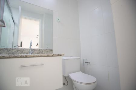 Banheiro de apartamento para alugar com 1 quarto, 40m² em Taquara, Rio de Janeiro