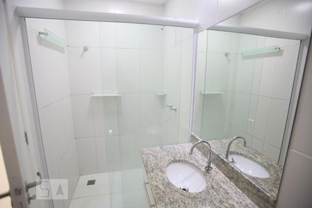 Banheiro de apartamento para alugar com 1 quarto, 40m² em Taquara, Rio de Janeiro