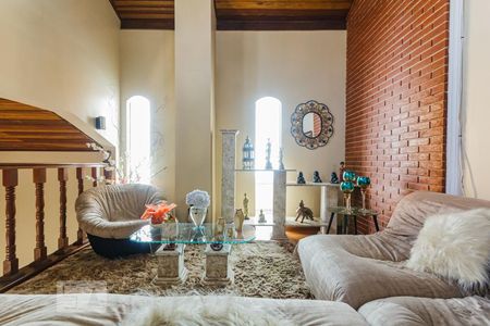 Casa para alugar com 320m², 3 quartos e 3 vagas Casa para alugar com 320m², 3 quartos e 3 vagasSala de Estar