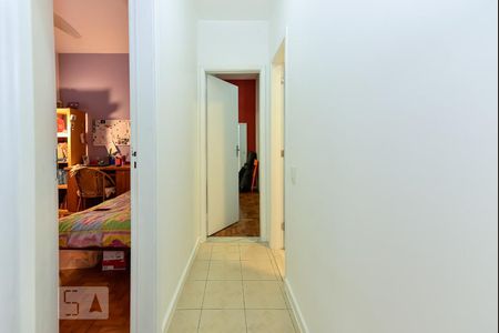 Corredor de apartamento para alugar com 2 quartos, 68m² em Copacabana, Rio de Janeiro