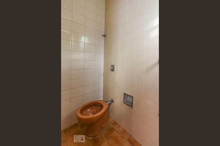 Casa para alugar com 180m², 4 quartos e 2 vagasBanheiro de Serviço