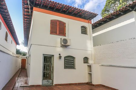 Casa para alugar com 180m², 4 quartos e 2 vagasQuintal