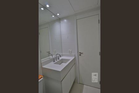 Banheiro de apartamento para alugar com 1 quarto, 49m² em Sumarezinho, São Paulo