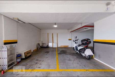 Garagem de apartamento para alugar com 2 quartos, 140m² em Estoril, Belo Horizonte