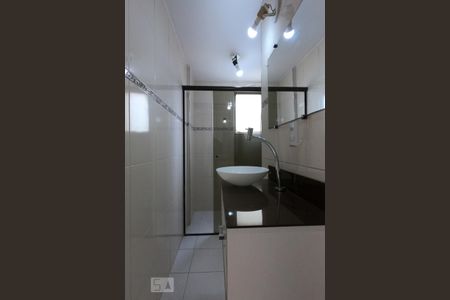 Banheiro de apartamento à venda com 1 quarto, 36m² em Vila Pirajussara, São Paulo