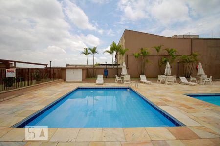 Apartamento para alugar com 82m², 3 quartos e sem vagaArea Comum Piscina