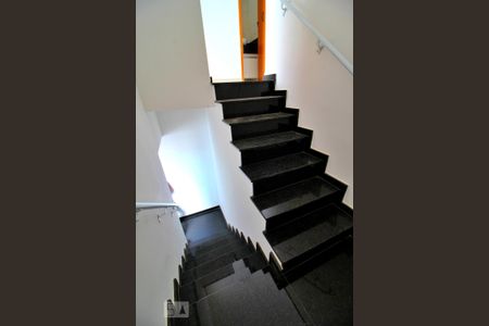 Apartamento para alugar com 78m², 2 quartos e 1 vagaEscada