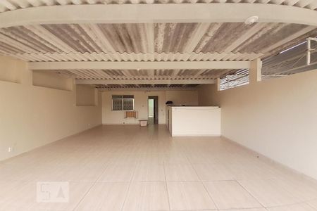 Casa de condomínio à venda com 100m², 3 quartos e 2 vagasTerraço