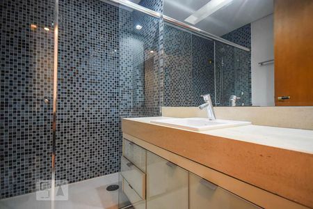 Casa à venda com 920m², 4 quartos e 6 vagas Casa à venda com 920m², 4 quartos e 6 vagasBanheiro suíte 2