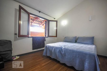 Casa à venda com 920m², 4 quartos e 6 vagas Casa à venda com 920m², 4 quartos e 6 vagasQuarto de serviço