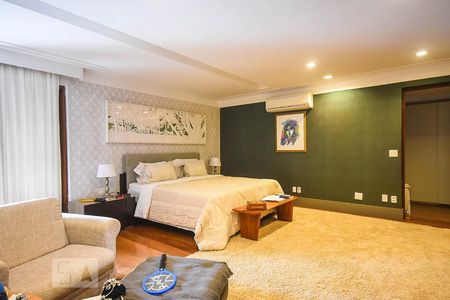 Casa à venda com 920m², 4 quartos e 6 vagas Casa à venda com 920m², 4 quartos e 6 vagasSuíte 1