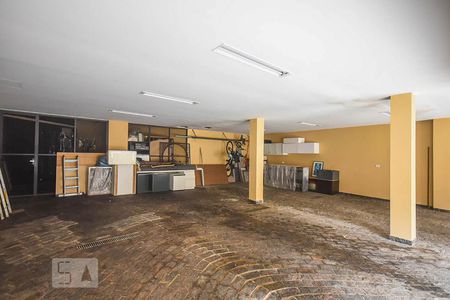 Casa à venda com 920m², 4 quartos e 6 vagas Casa à venda com 920m², 4 quartos e 6 vagasGaragem