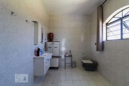 Casa para alugar com 214m², 3 quartos e 2 vagas Casa para alugar com 214m², 3 quartos e 2 vagasBanheiro suíte