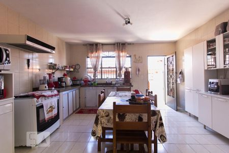 Casa para alugar com 214m², 3 quartos e 2 vagas Casa para alugar com 214m², 3 quartos e 2 vagasCozinha