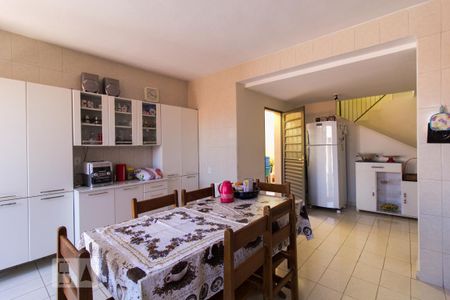 Casa para alugar com 214m², 3 quartos e 2 vagas Casa para alugar com 214m², 3 quartos e 2 vagasCozinha