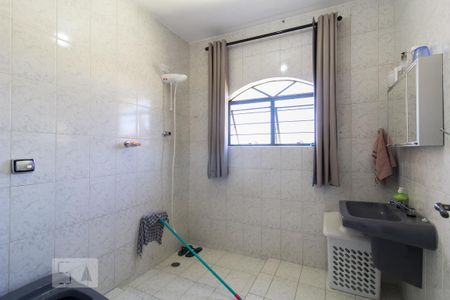 Casa para alugar com 214m², 3 quartos e 2 vagas Casa para alugar com 214m², 3 quartos e 2 vagasBanheiro social