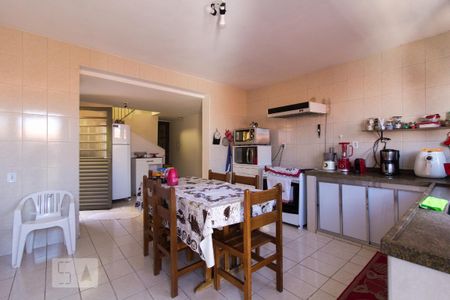 Casa para alugar com 214m², 3 quartos e 2 vagas Casa para alugar com 214m², 3 quartos e 2 vagasCozinha