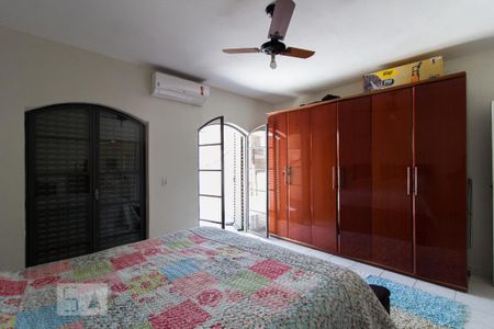 Casa para alugar com 214m², 3 quartos e 2 vagas Casa para alugar com 214m², 3 quartos e 2 vagasSuíte