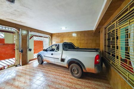 Garagem de casa para alugar com 3 quartos, 140m² em Jardim Patente Novo, São Paulo