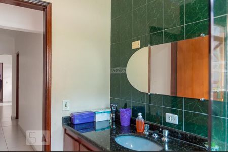 Casa à venda com 179m², 3 quartos e 2 vagasBanheiro