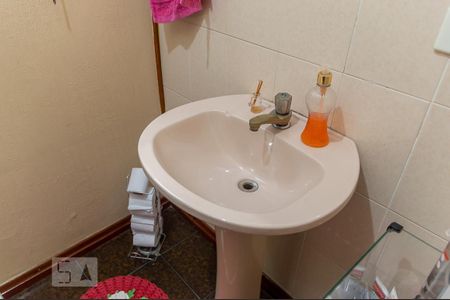 Casa à venda com 179m², 3 quartos e 2 vagasLavabo