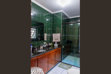 Casa à venda com 179m², 3 quartos e 2 vagasBanheiro da Suíte