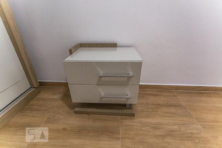 Mesa de cabeceira de apartamento para alugar com 1 quarto, 44m² em Baeta Neves, São Bernardo do Campo