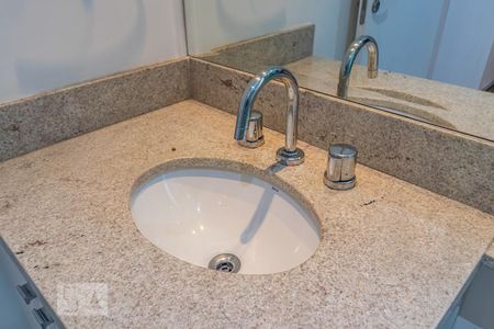 Apartamento para alugar com 96m², 2 quartos e 2 vagasDetalhe do Banheiro da Suíte