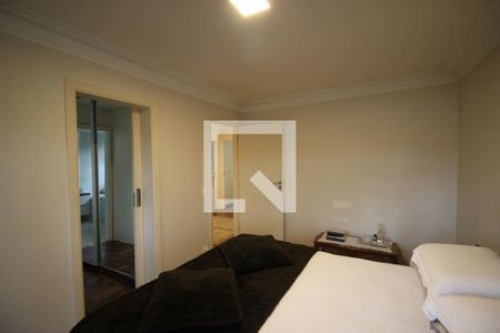 Casa à venda com 400m², 4 quartos e 5 vagasQuarto 3 - Suíte