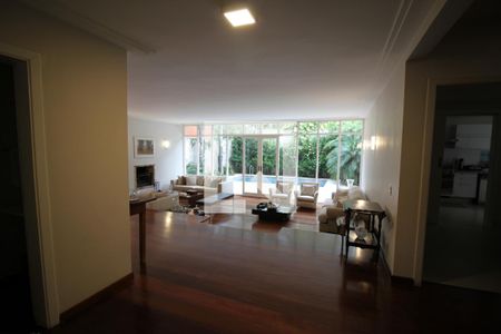 Sala de casa à venda com 6 quartos, 400m² em Jardim Marajoara, São Paulo