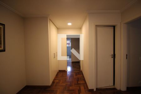 Casa à venda com 400m², 4 quartos e 5 vagasCorredor
