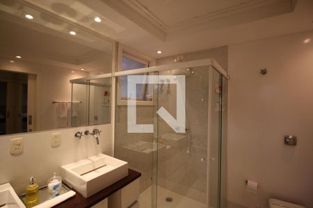 Casa à venda com 400m², 4 quartos e 5 vagasBanheiro da Suíte 3