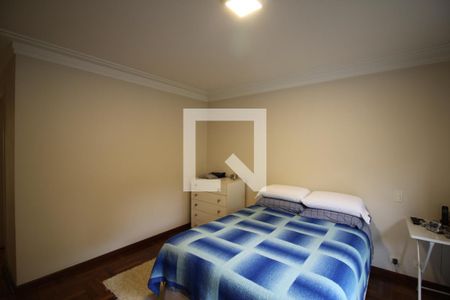 Casa à venda com 400m², 4 quartos e 5 vagasQuarto 4 - Suíte