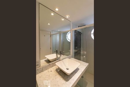 Apartamento à venda com 94m², 3 quartos e 1 vagaBanheiro da suíte