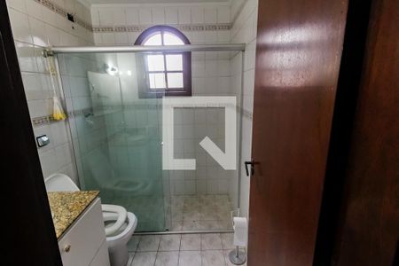 Casa à venda com 240m², 3 quartos e 2 vagasBanheiro da Suíte