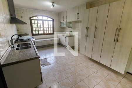 Casa à venda com 240m², 3 quartos e 2 vagasCozinha - Armários