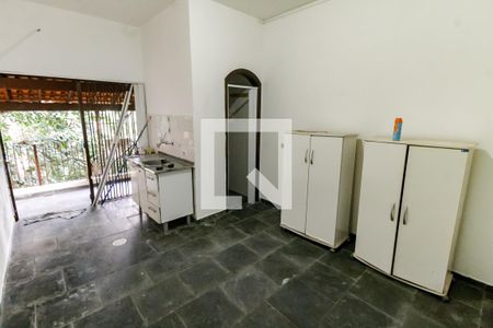 Casa à venda com 240m², 3 quartos e 2 vagasEdícula