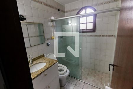 Casa à venda com 240m², 3 quartos e 2 vagasBanheiro da Suíte