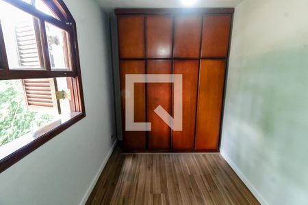 Casa à venda com 240m², 3 quartos e 2 vagasQuarto 1 - Armários