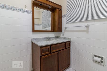 Banheiro de apartamento para alugar com 1 quarto, 38m² em Centro Histórico, Porto Alegre