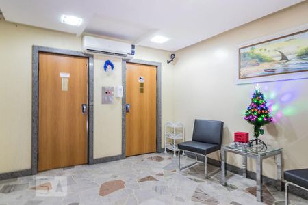 Apartamento para alugar com 38m², 1 quarto e sem vagaHall social