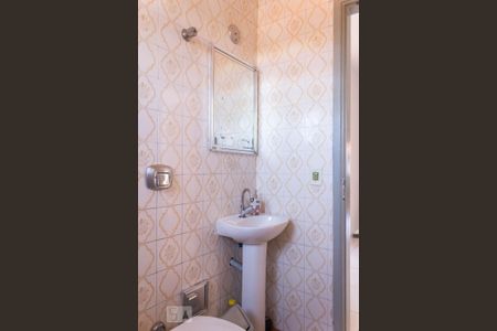 Casa à venda com 146m², 3 quartos e 2 vagasBanheiro 