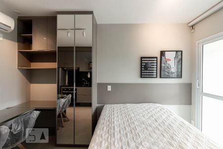 Sala de kitnet/studio para alugar com 1 quarto, 30m² em Moema, São Paulo