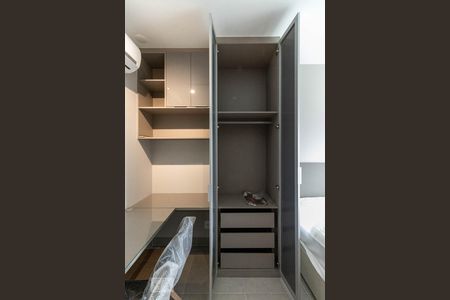 Sala de kitnet/studio para alugar com 1 quarto, 30m² em Moema, São Paulo