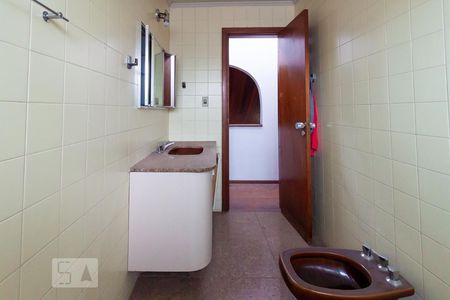 Casa à venda com 280m², 3 quartos e 2 vagasBanheiro